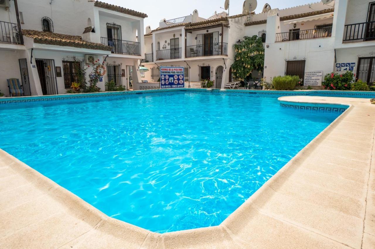Villa Nueva Nerja 71 Menyber Esterno foto