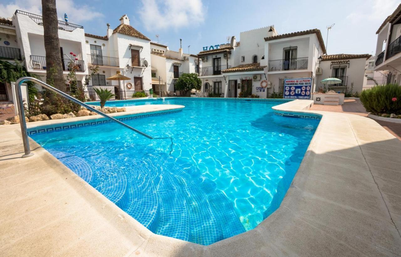 Villa Nueva Nerja 71 Menyber Esterno foto